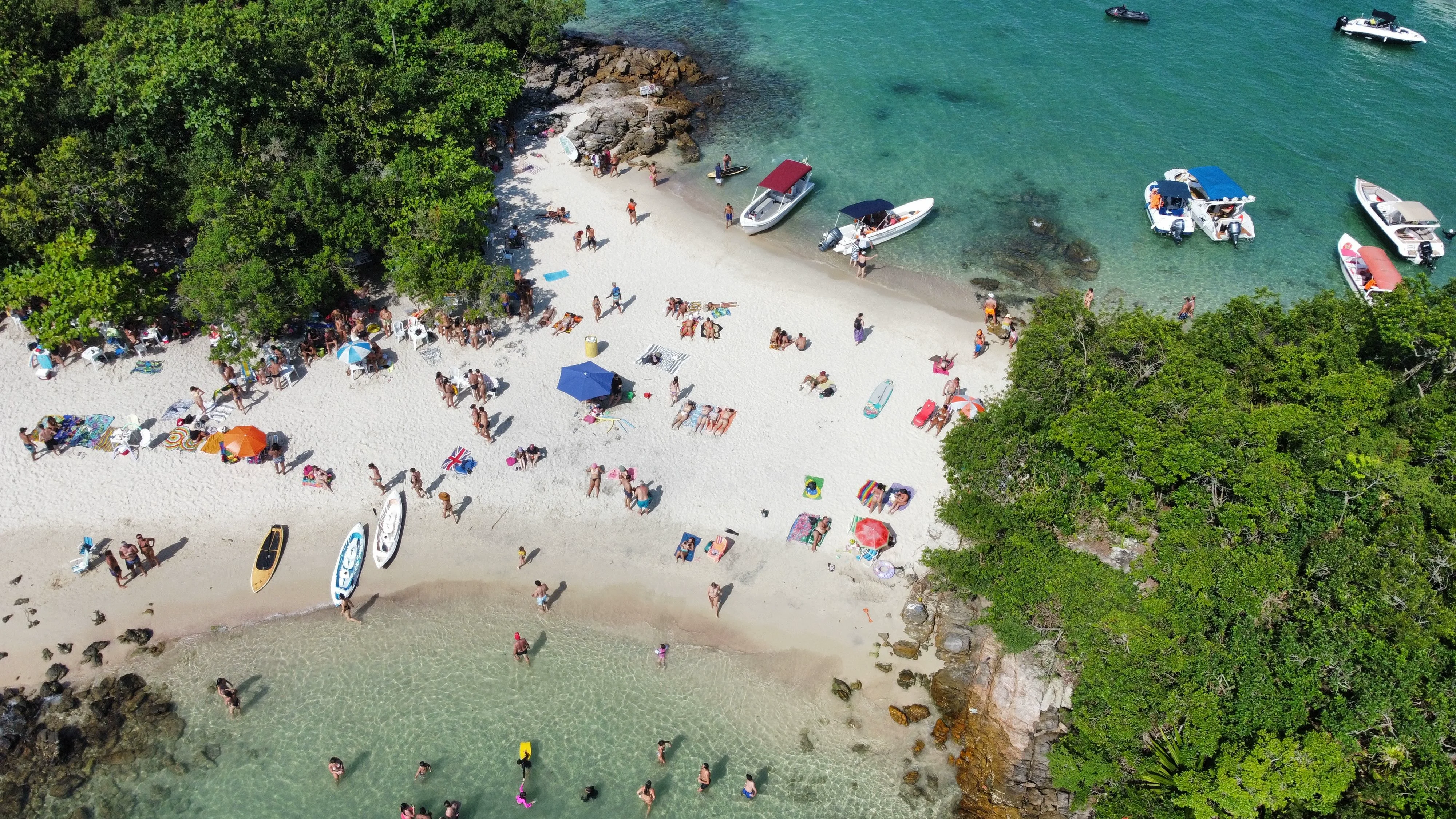 The BR-101 passes through Angra dos Reis on its way to Paraty.
