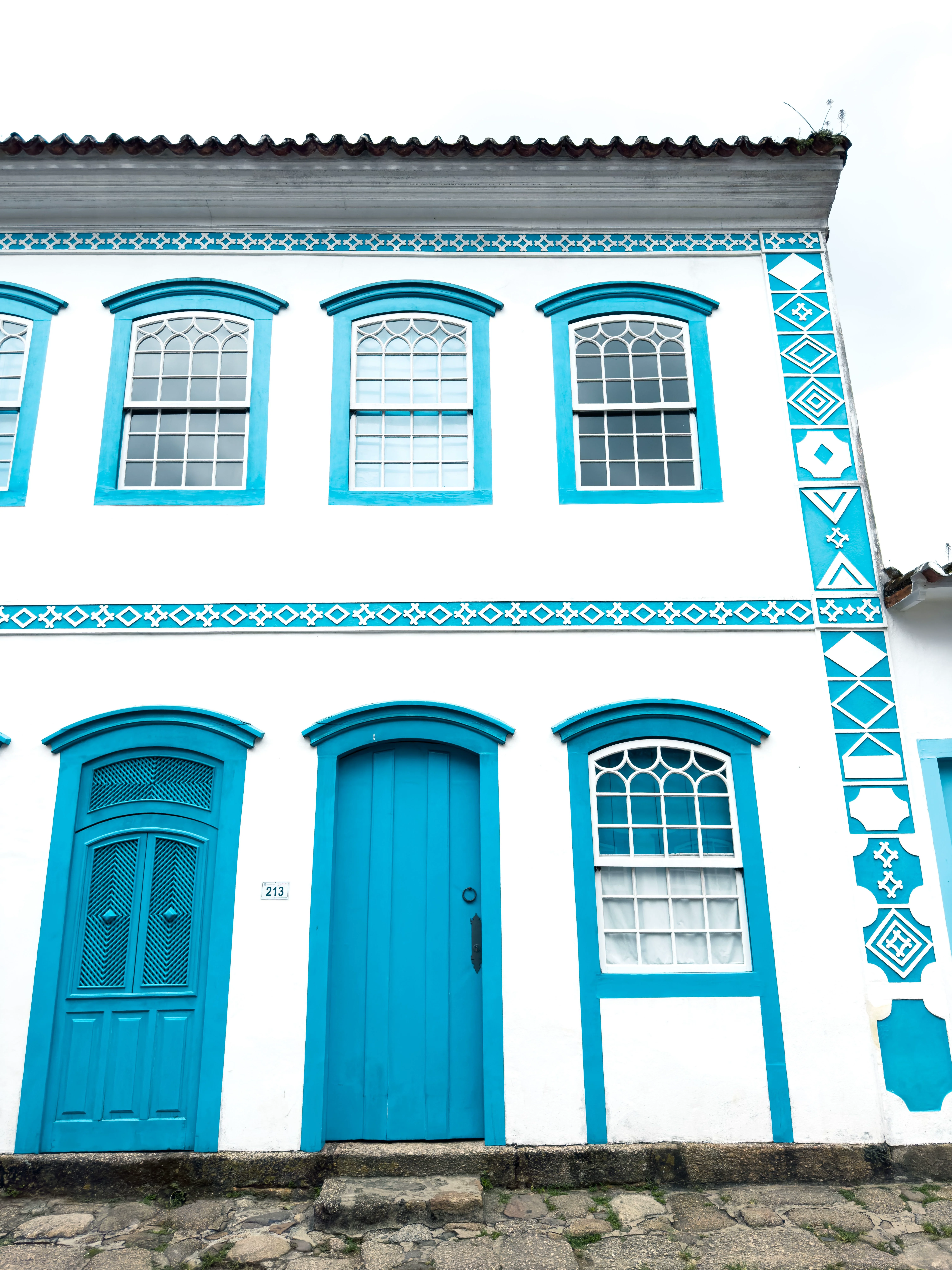 Casa da Cultura de Paraty offers exhibitions and cultural programming, rain or shine.