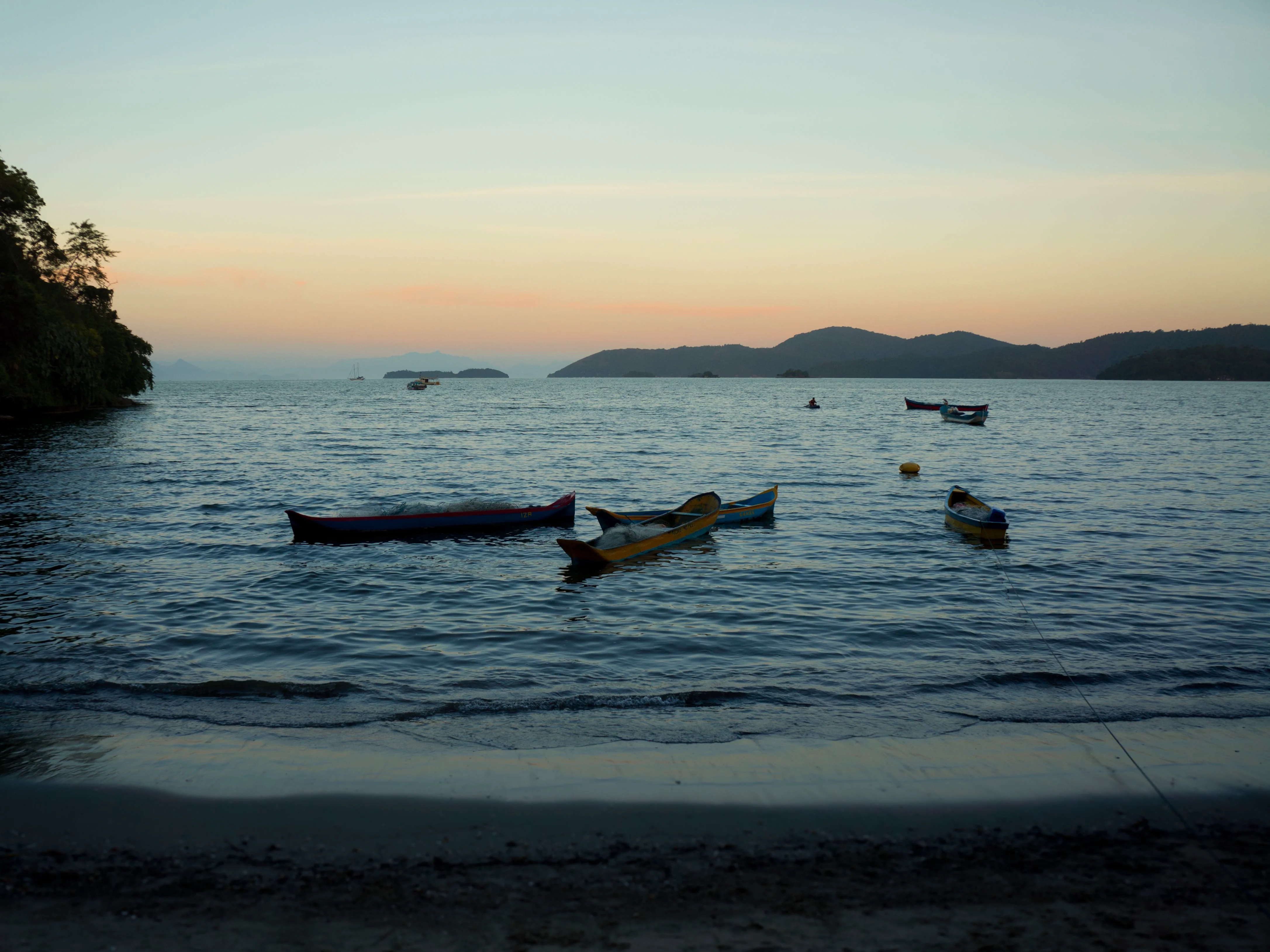 Pontal sits just across the river from the Historic Center, close to Paraty's nightlife.